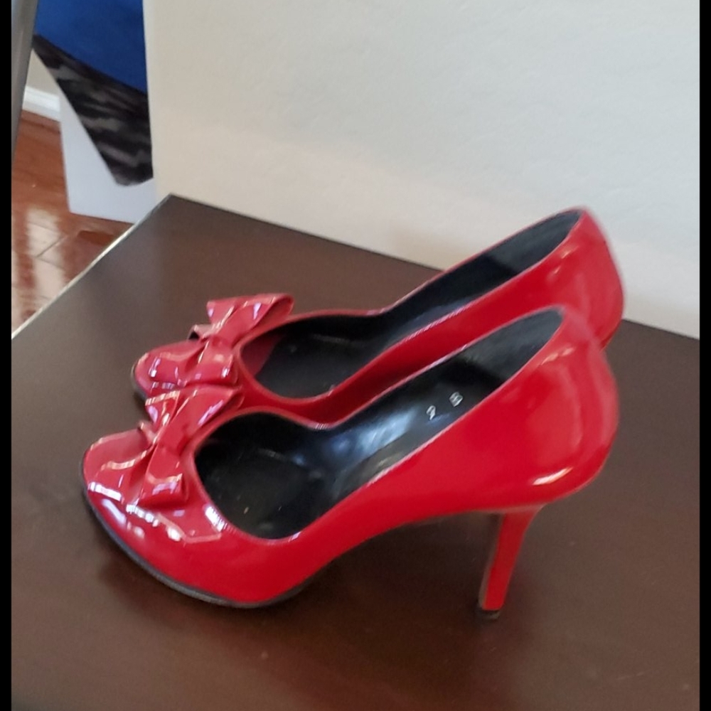 Shoes - Picture 2 of 2